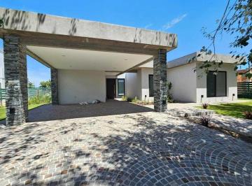 Casa · 244m² · 5 Ambientes · 2 Cocheras · Casa en Venta en La Reserva Cardales, Campana, G. B. a. Zona Norte