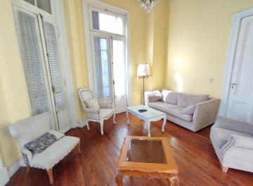 Departamento de 4 ambientes, Balvanera · Semipiso Muy Luminoso 4 Amb. Balcón. Edificio Antigüo. Venta - Balvanera