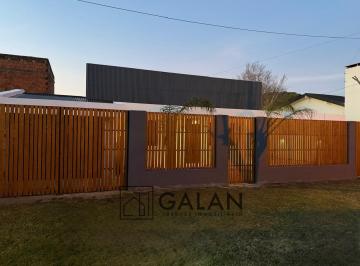 Casa · 200m² · 3 Ambientes · 2 Cocheras · Casa en Venta - Los Pinares - Mar del Plata - Apto Crédito Hipotecario