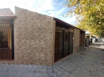 Casa · 269m² · 5 Ambientes · 1 Cochera · Casa en Venta en Capital, San Juan.