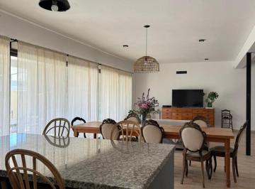 Casa · 254m² · 6 Ambientes · 2 Cocheras · Docta Etapa 4 Casa en Venta 3 Dorm. Zona Consolidada