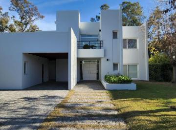 Casa · 280m² · 4 Ambientes · 1 Cochera · Casa en Venta Ubicado en La Reserva Cardales, Campana, G. B. a. Zona Norte