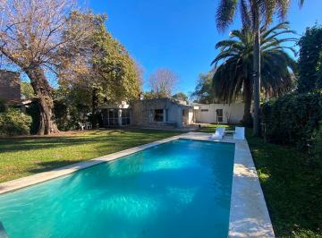 Casa · 200m² · 4 Ambientes · 4 Cocheras · Casa en Venta: Parque Leloir: 4 Ambientes