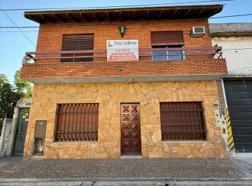 Casa de 4 ambientes, Avellaneda · En Buena Ubicacion y Estado Duplex 4 Amb con Patio y Terraza en Avellaneda - Gerli