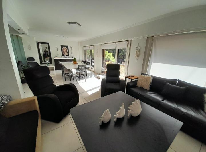 Departamento · 190m² · 5 Ambientes · 1 Cochera