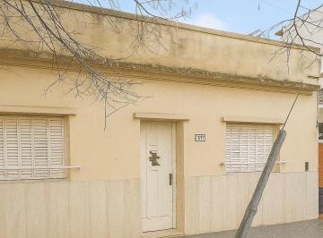 Casa · 90m² · 5 Ambientes · Consultorios en Alquiler