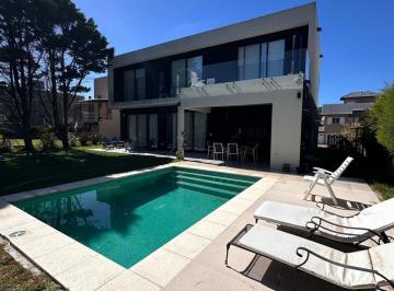 Casa de 6 ambientes, Pinamar · Pinamar Norte, Excelente Casa en Venta a Estrenar, a Dos Cuadras del Mar.