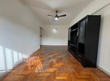 Departamento de 2 ambientes, Tres de Febrero · Venta Dpto. 2 Amb. en 1er. Piso, de 49 Sup 2 Totales, C/ Cocina y Baño Completo