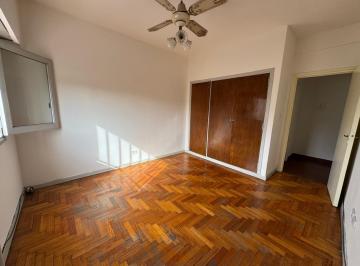 Departamento de 2 ambientes, Tres de Febrero · Venta Dpto. 2 Amb. en 1er. Piso, de 49 Sup 2 Totales, C/ Cocina y Baño Completo