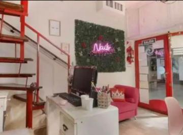 Local comercial · 54m² · Local en Galeria Flores Center con Sotano
