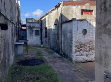 Terreno · 325m² · Dos PH a Reciclar Sub - Divididos en Lanús Este. Lote de 10x32
