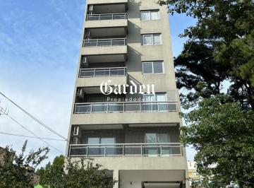 Frente · Semipiso de 3 Ambientes en 2 Plantas, 2 Baños y Cochera Cubierta Villa Ballester