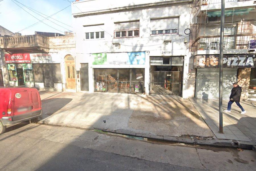 Av. La Plata , Pompeya, Capital Federal