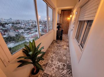 Departamento de 3 ambientes, Parque Chacabuco · "Apto Crédito Hipotecario" Hermoso Departamento de 3 Ambientes con Vista a La Ciudad Todo Remodelado