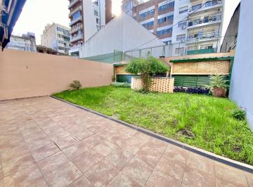 Jardín · Depto 3 Amb con Jardín, Parrilla y Cochera en Alquiler