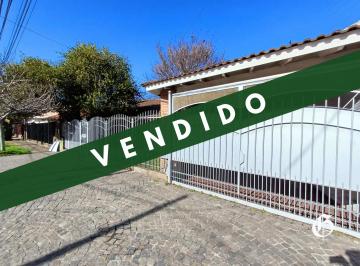 Casa de 3 ambientes, General San Martín · Casa 3 Ambientes con Amplio Parque y Pileta. Zona Plaza Alem