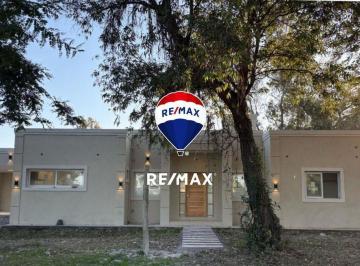 Casa · 190m² · 4 Ambientes · 2 Cocheras · Casa 3 Dorm. Alquiler Praderas San Lorenzo