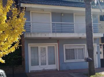 PH · 132m² · 4 Ambientes · 1 Cochera · PH en Venta