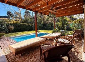 Casa de 4 ambientes, Berazategui · Casa 4 Amb con Pileta en El Pato Country Club. Apto Crédito.