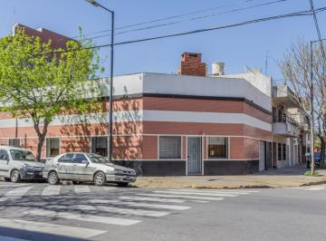 Casa · 150m² · 5 Ambientes · 1 Cochera · Venta Casa en Pompeya con Cohera y Terraza
