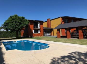 Casa · 350m² · 3 Ambientes · 10 Cocheras · Venta Quinta en Lujan Lote 2000 m²