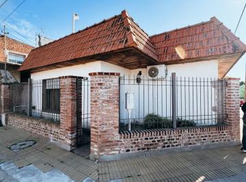 Casa · 4 Ambientes · Casa - Pellegrini