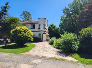 Casa · 180m² · 4 Ambientes · Alquiler Anual Casa 4 Ambientes en El Bosque Country Club Campana