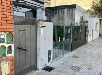 PH · 49m² · 2 Ambientes · Por Pasillo de Corte Antiguo en Buen Estado, Amplios Ambient