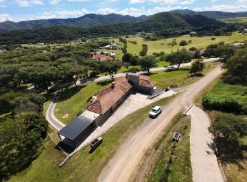 Casa · 325m² · 6 Ambientes · 2 Cocheras · Casa en Valle Escondido