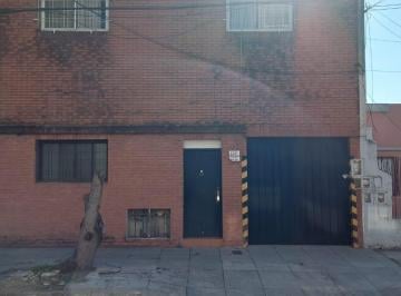 Bodega-Galpón · 616m² · 7 Ambientes · 2 Cocheras · Galpon/deposito con Viviedas U Oficinas en Zona Industrial