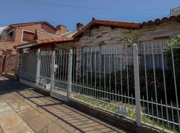 Casa · 200m² · 4 Ambientes · 2 Cocheras · Casa de 4 Amb con Fondo y Pileta, Apto Crédito, en Venta, Haedo