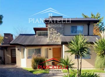 Casa · 180m² · 4 Ambientes · 1 Cochera · Venta de Casa con 4 Ambientes en Country Banco Provincia