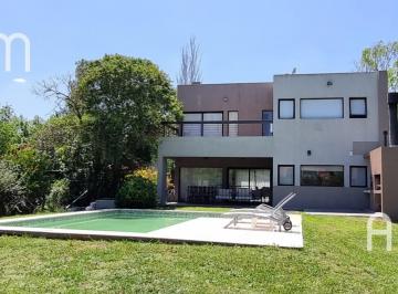 Casa · 160m² · 4 Ambientes · 2 Cocheras · Quintas del Sol | Venta | 2 Dorm.