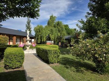Fondo de comercio · 450m² · 12 Ambientes · 15 Cocheras · Complejo Turistico, 11 Cabañas con Pileta, Sum y Cocina. Excelente Ubicación y Dimensiones