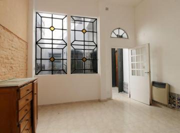PH · 120m² · 5 Ambientes · PH con Terraza y Patio en Pasaje de Floresta