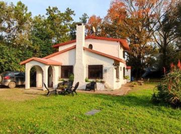 Quinta vacacional · 220m² · 3 Dormitorios · 3 Cocheras · Venta Casa Quinta 4 Amb con Pileta Manuel Alberti
