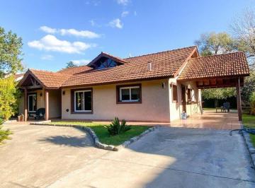 Casa · 200m² · 5 Ambientes · 1 Cochera · Venta Casa El Rodal Apta Credito
