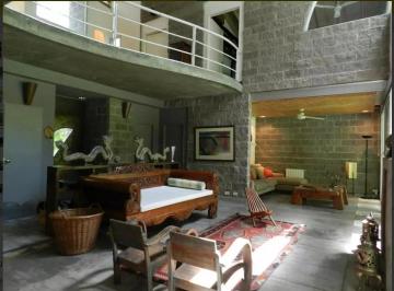Casa · 300m² · 7 Ambientes · 2 Cocheras · Casa en Venta - 2 Dorm. 2 Baños - 1.200 m² - José C. Paz