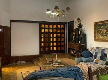 Casa · 209m² · 5 Ambientes · 3 Cocheras · Apto Crédito. Casa en Granja de Funes
