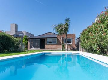 Casa · 110m² · 7 Ambientes · 1 Cochera · Venta Casa en Zavalla Punta Chacra–3 Dorm, Pileta