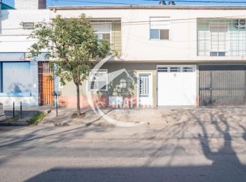 Departamento de 4 ambientes, Ciudad de Santa Fe · Moderno Dúplex con Cochera y Patio a m de Av López y Planes