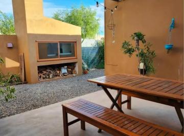 Casa · 185m² · 4 Ambientes · Casa en Venta - 3 Dorm. 3 Baños - 516 m² - Chacabuco