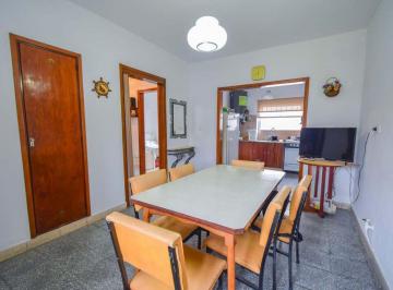 PH · 80m² · 4 Ambientes · 1 Cochera · Venta Casa en PH 4 Ambientes Barrio Constitucion