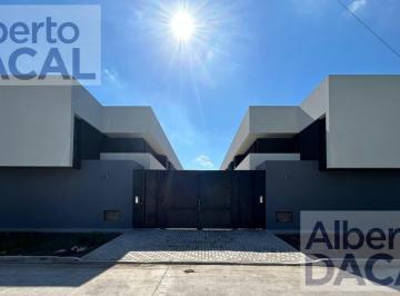 Casa · 75m² · 2 Ambientes · 1 Cochera · Duplex Venta La Plata