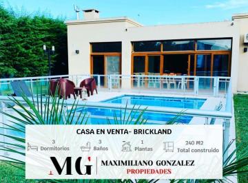 Casa · 240m² · 4 Ambientes · 2 Cocheras · Casa Venta Brickland Esteban Echeverría