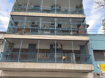 Departamento de 4 ambientes, Balvanera · 4 Ambientes Al Frente con Cochera, Muy Bajas Expensas, Apto Credito.