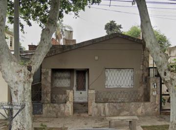 Casa · 92m² · 4 Ambientes · Casa en El Centro de Baigorria Dos Dorm. y Patio