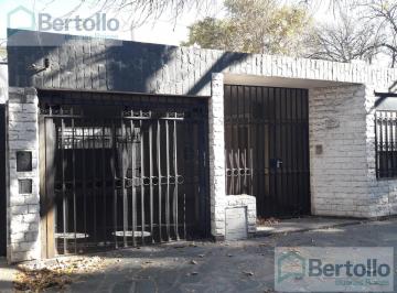 Casa · 184m² · 3 Dormitorios · 1 Cochera · Venta - Casa - 2 Dorm. - Bella Vista - Rosario