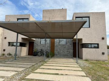 Casa · 120m² · 4 Ambientes · Duplex en Venta en Distrito Sur, 3 Dorm., a Estrenar