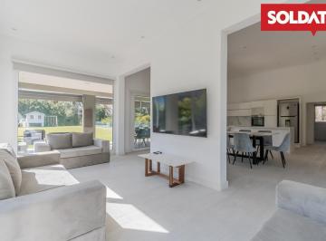 Casa · 180m² · 5 Ambientes · 2 Cocheras · Casa en La Reserva Cardales